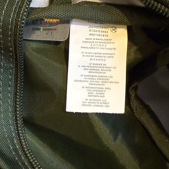 Eastpak Bumbag Sling Bag Double 960 Casual Camo Army Green 5L #JS0A8298 NWT - Picture 1 of 15
